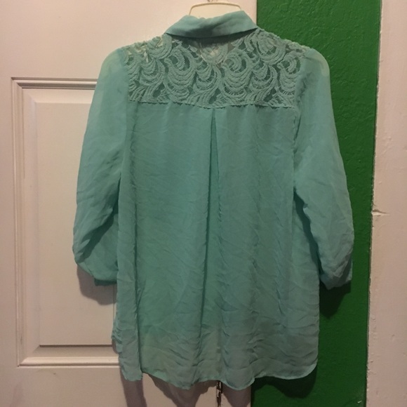 Button up shirt💙 - Picture 2 of 3